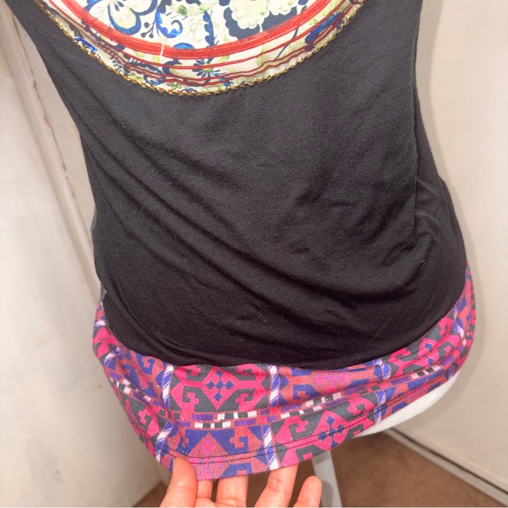 Desigual Graphic Portrait Top Women Medium Artsy Boho Y2K Embroidered Tee - Picture 10 of 11